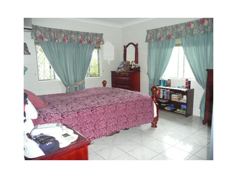 203 Pinnacle Drive, Rasmussen QLD 4815