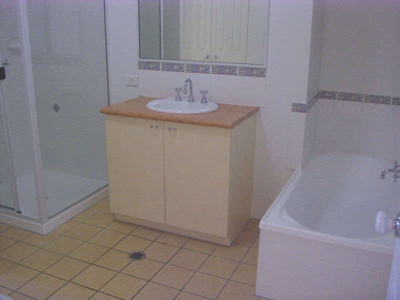 West End QLD 4810