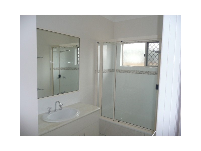 Bushland Beach QLD 4818