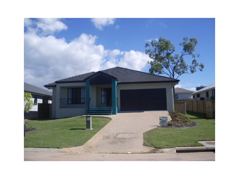 Bushland Beach QLD 4818