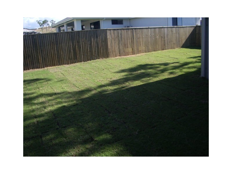 Bushland Beach QLD 4818