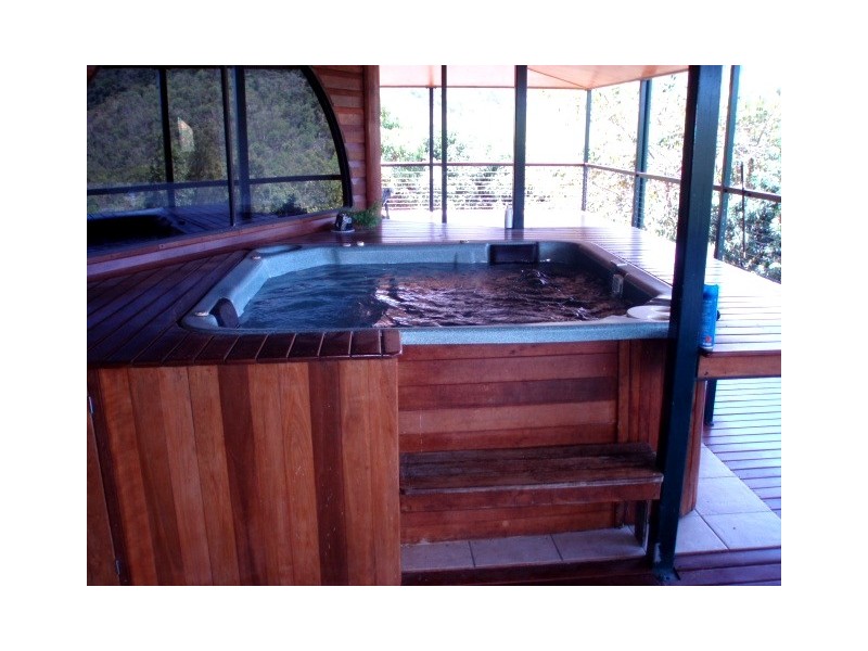423 Paluma Road, Cannonvale QLD 4802