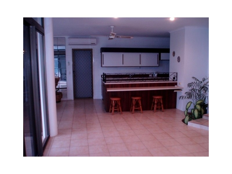 2 Shutehaven Close, Shute Harbour QLD 4802