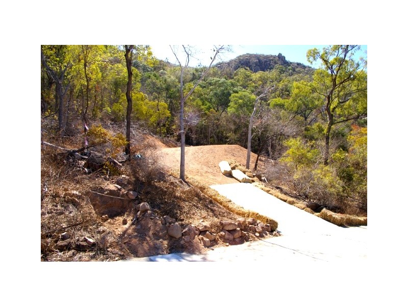 11 Rattray Avenue, Hideaway Bay QLD 4800