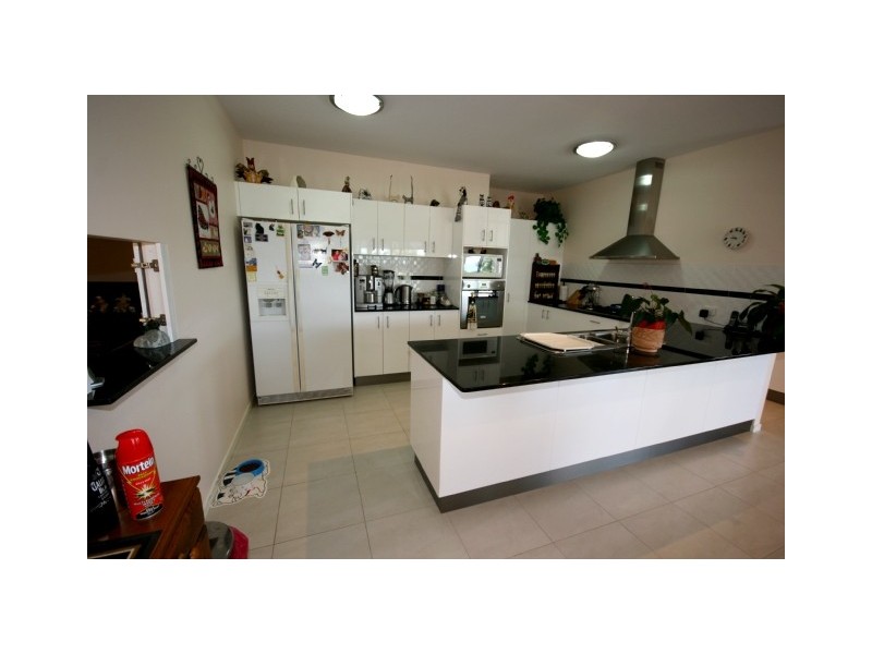 5 Whitehaven Crescent, Cannonvale QLD 4802