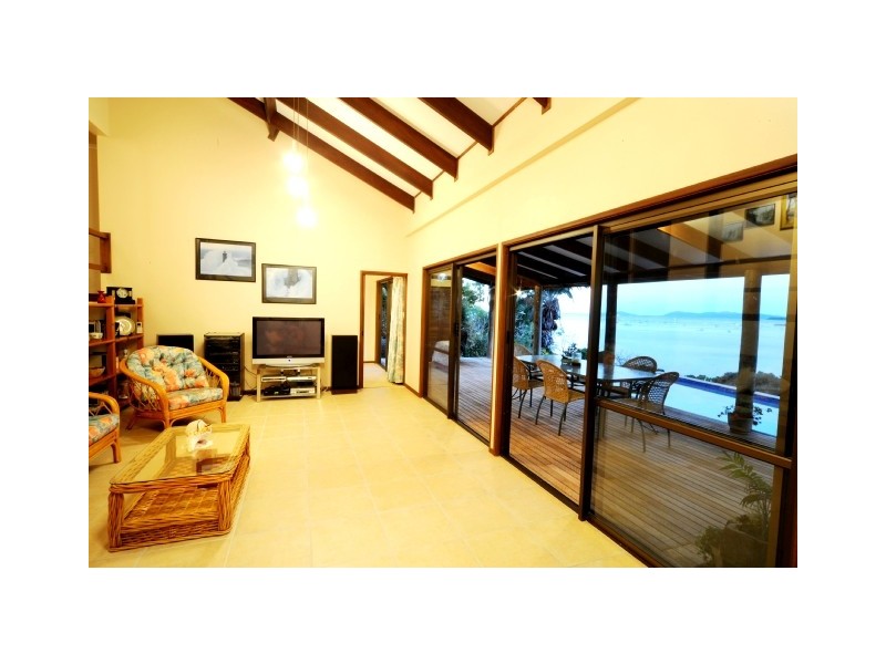 3 Stewart Drive, Cannonvale QLD 4802