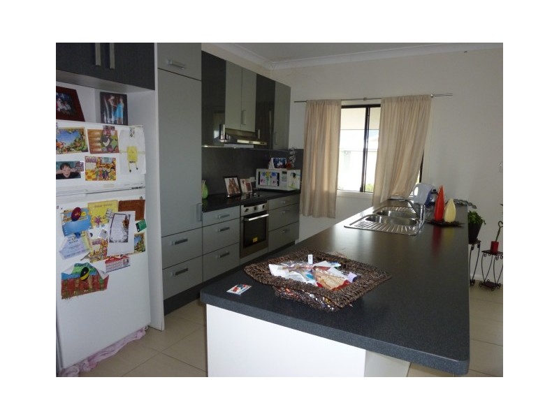 1&2/59 South Molle Boulevard, Cannonvale QLD 4802