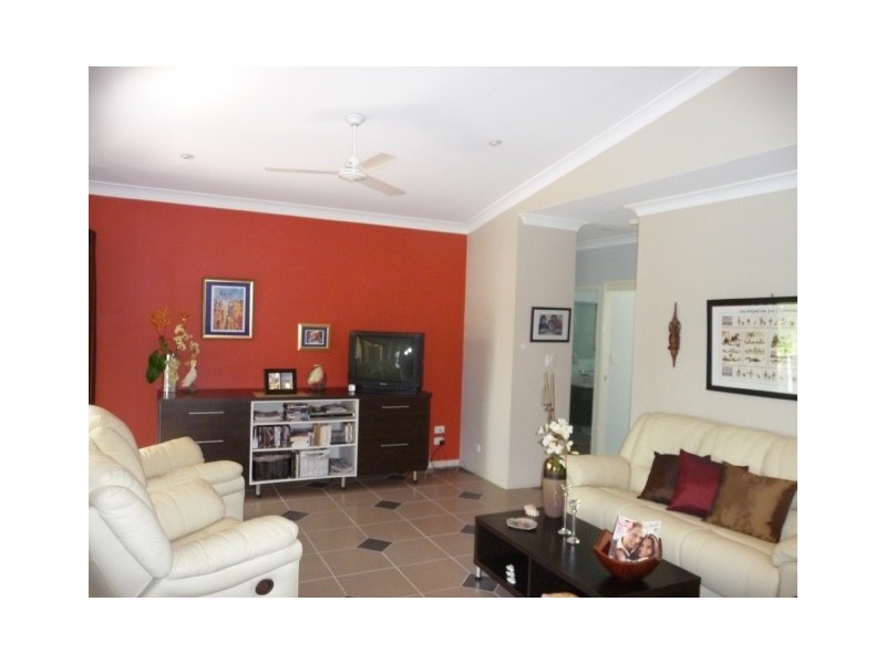 16 Links Drive, Cannonvale QLD 4802