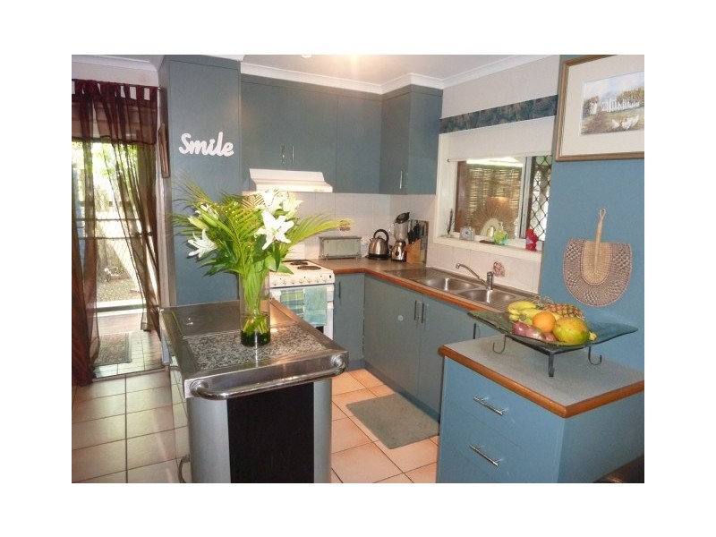 4/20 Blue Water Villas Pandanus Drive, Cannonvale QLD 4802