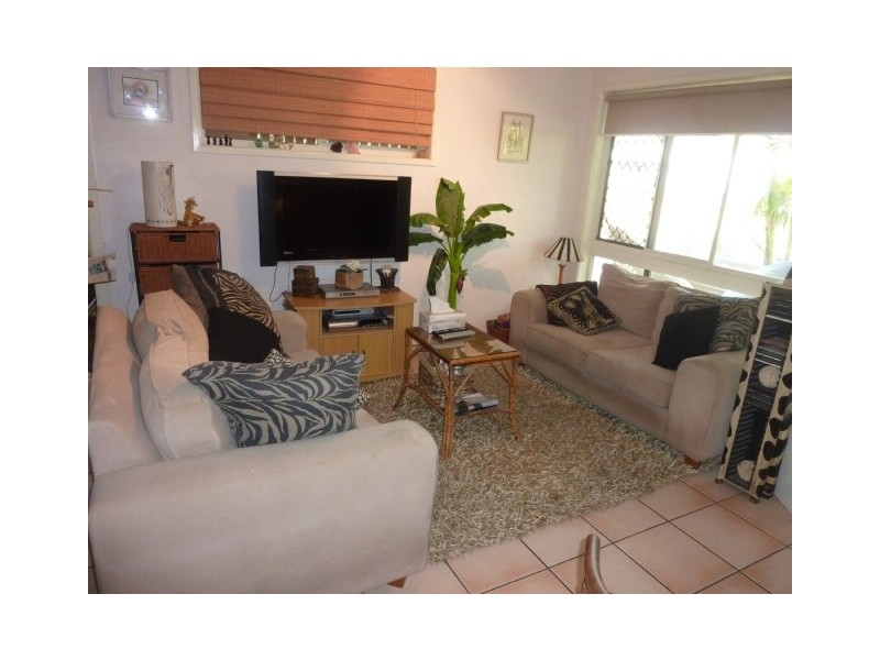 4/20 Blue Water Villas Pandanus Drive, Cannonvale QLD 4802