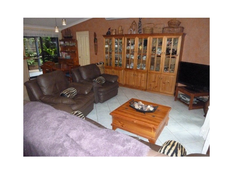 10 Duell Road, Cannonvale QLD 4802