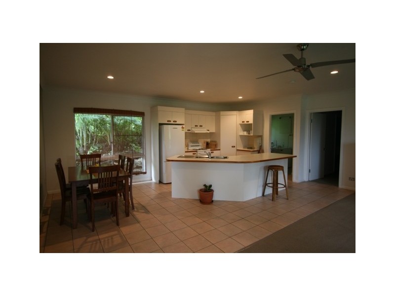 19 Island Drive, Cannonvale QLD 4802
