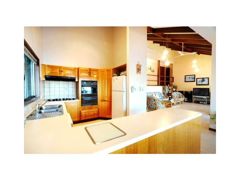 3 Stewart Drive, Cannonvale QLD 4802