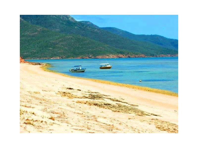 106 GLoucester Avenue, Hideaway Bay QLD 4800