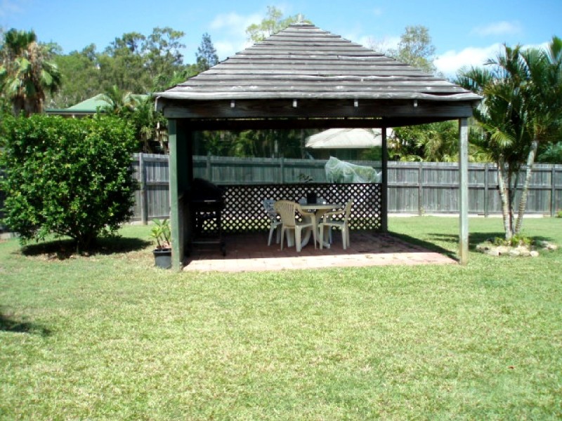 1 Esk Terrace, Cannonvale QLD 4802