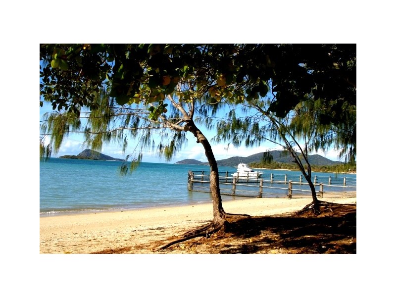 4 Dingo Beach Road, Dingo Beach QLD 4800