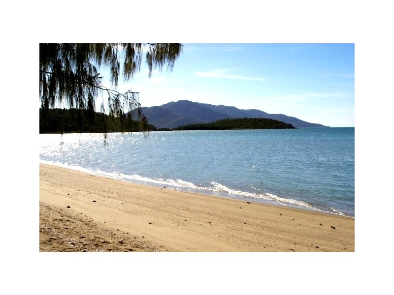 4 Dingo Beach Road, Dingo Beach QLD 4800