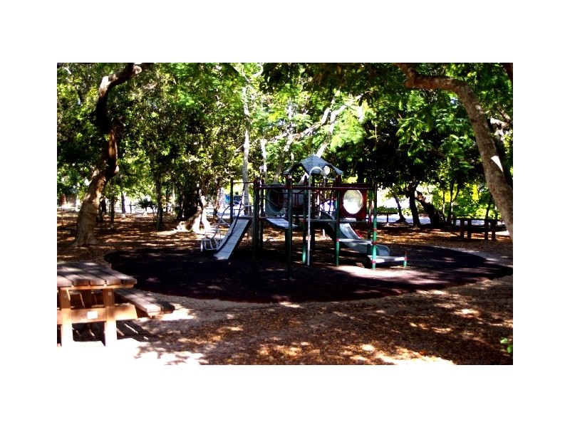 4 Dingo Beach Road, Dingo Beach QLD 4800
