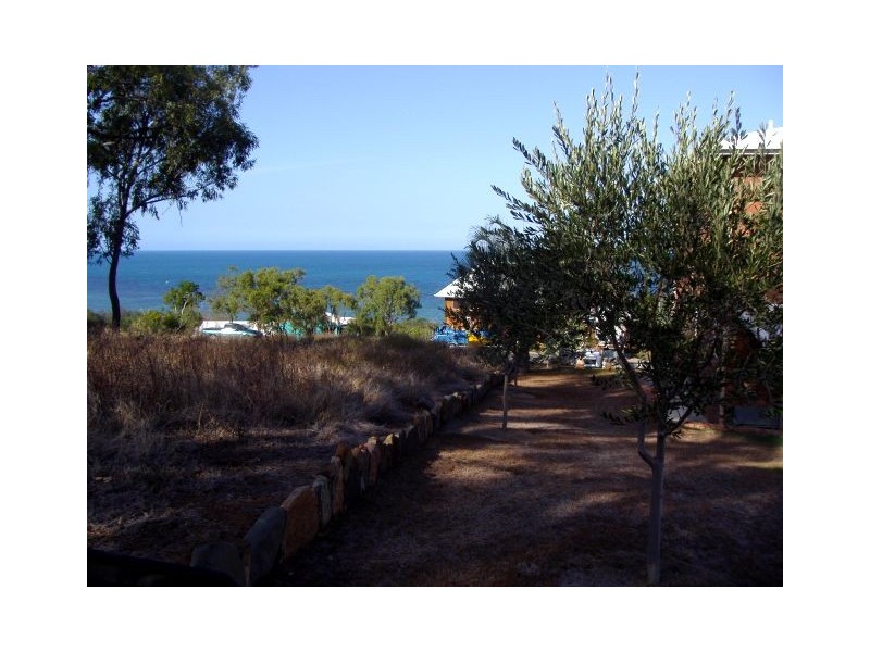 6 Blackcurrent Drive, Hideaway Bay QLD 4800