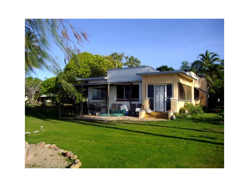 8 Howard Street, Bowen QLD 4805