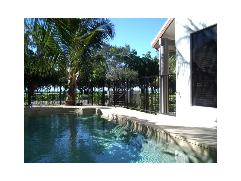 1/87A Horseshoe Bay Road, Bowen QLD 4805