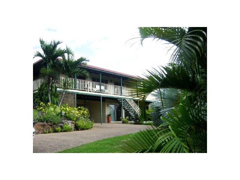 8 Hamilton Avenue, Cannonvale QLD 4802