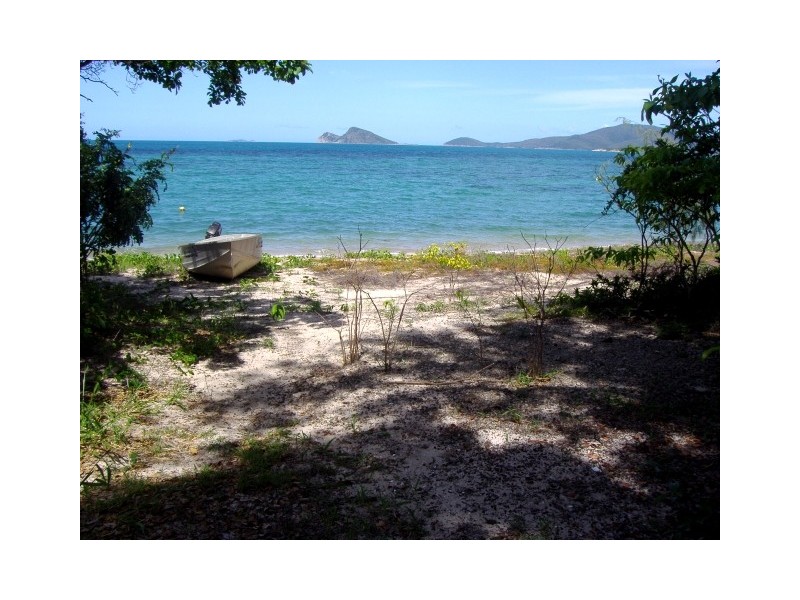 118 Gloucester Avenue, Hideaway Bay QLD 4800