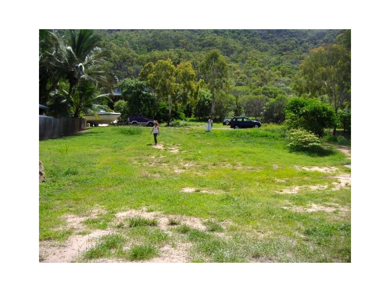 118 Gloucester Avenue, Hideaway Bay QLD 4800