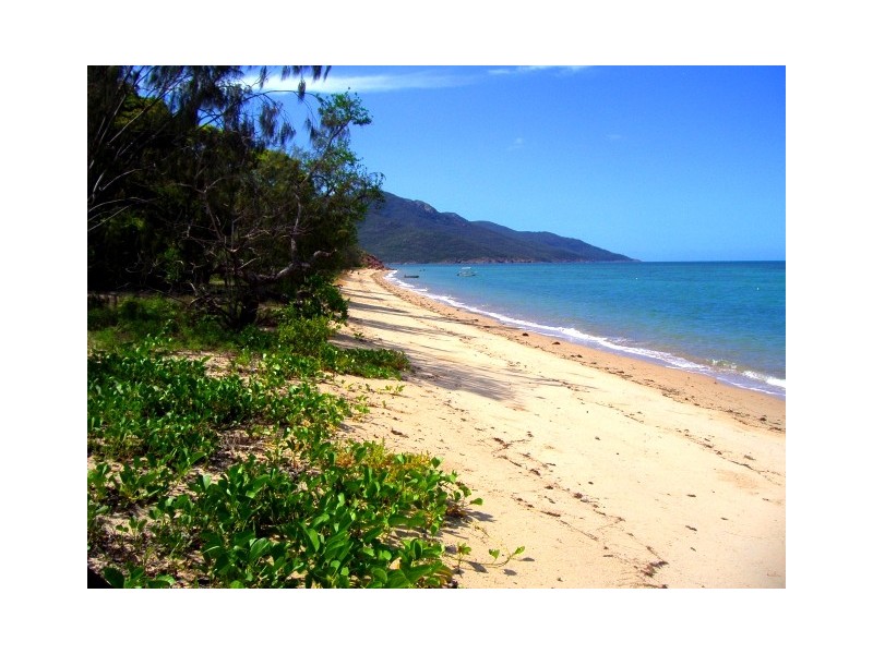 88 Gloucester Avenue, Hideaway Bay QLD 4800
