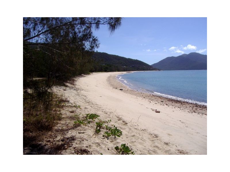 10 Gloucester Avenue, Hideaway Bay QLD 4800