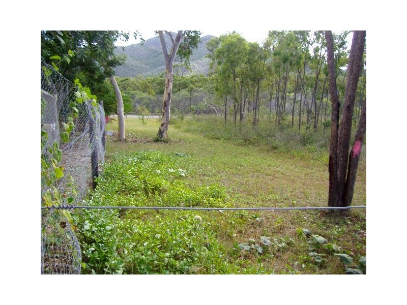 2 Gloucester Avenue, Hideaway Bay QLD 4800