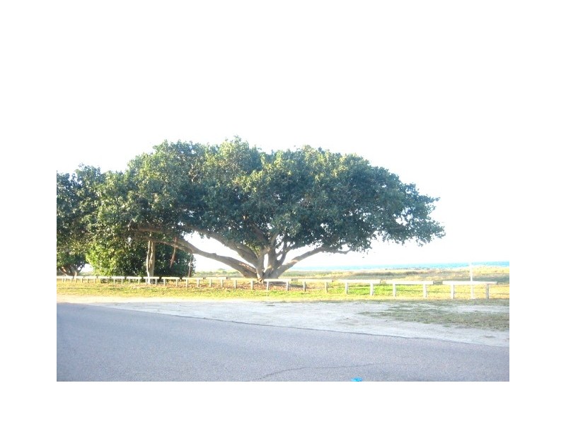 33-35 The Esplanade, Bowen QLD 4805