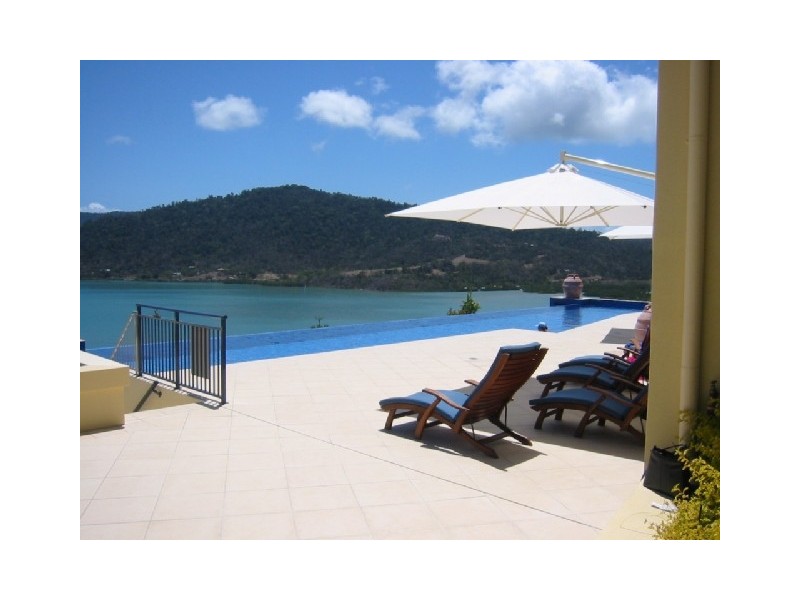 17/16 ‘Pinnacles Resort’ Golden Orchid Drive, Airlie Beach QLD 4802