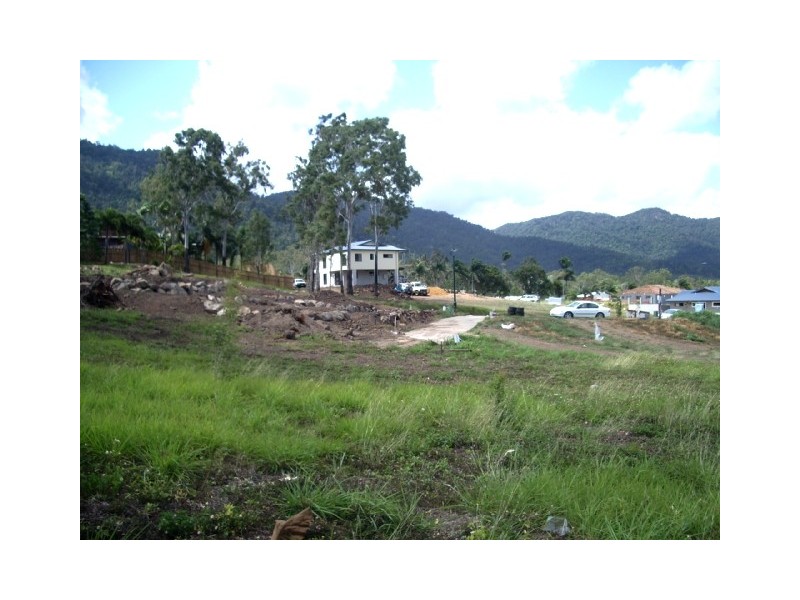 15 Ryben Court, Cannonvale QLD 4802