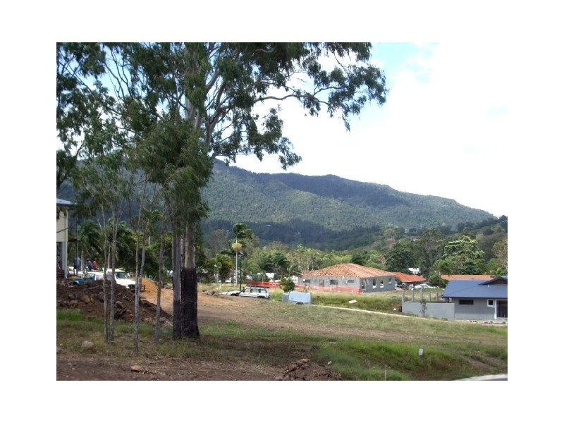 15 Ryben Court, Cannonvale QLD 4802