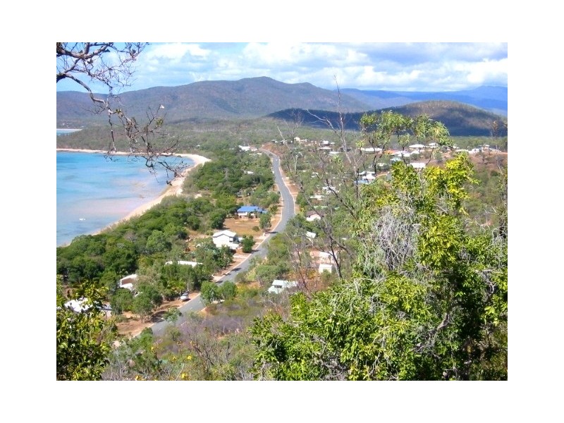 8 Roseric Crescent, Hideaway Bay QLD 4800