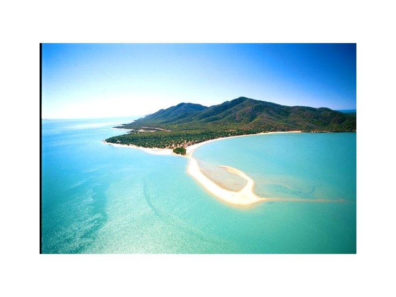 - Sinclair Bay, Whitsundays QLD 4802