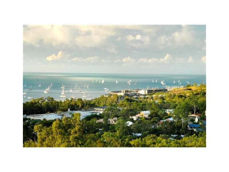 11 Wallaby Way, Cannonvale QLD 4802