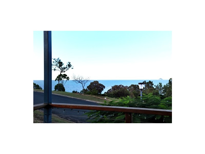 72 Blackcurrant Drive, Hideaway Bay QLD 4800