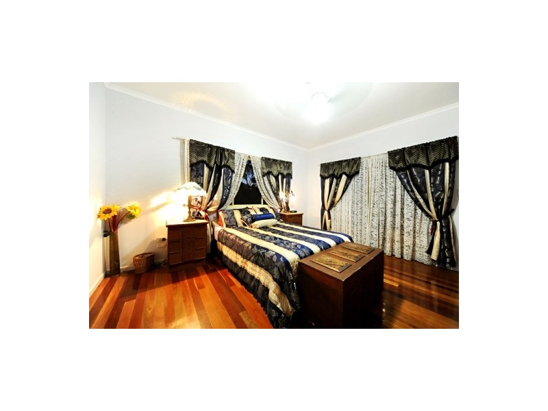 72 Blackcurrant Drive, Hideaway Bay QLD 4800