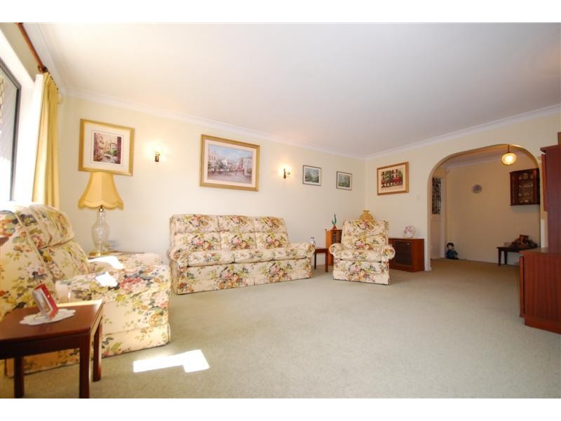 9 Barnard Street, Carindale QLD 4152