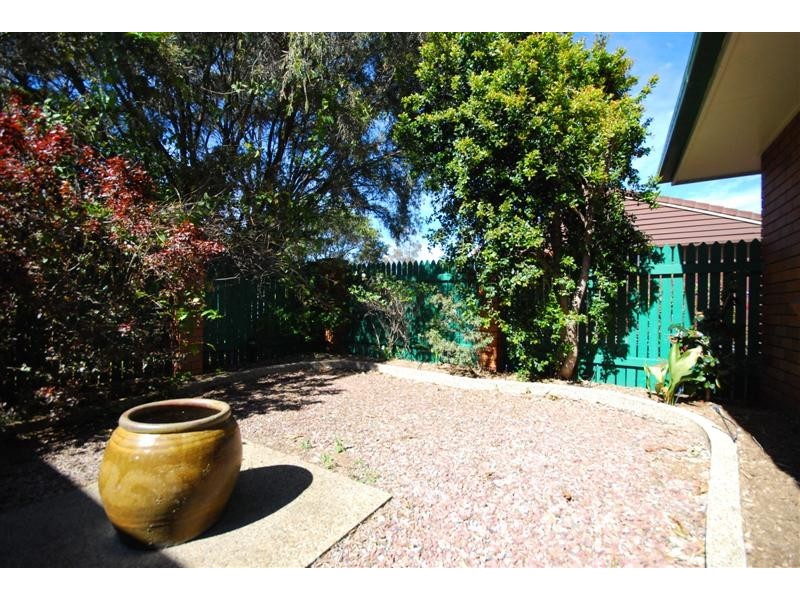 9 Barnard Street, Carindale QLD 4152