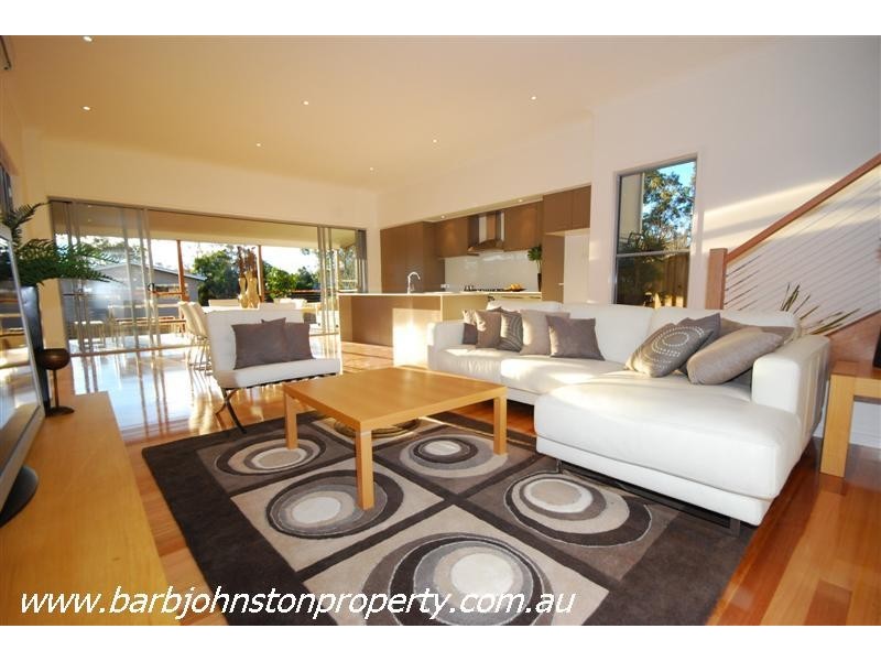 20 Hilltop Avenue, Annerley QLD 4103