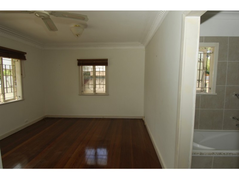 99 York St, Coorparoo QLD 4151