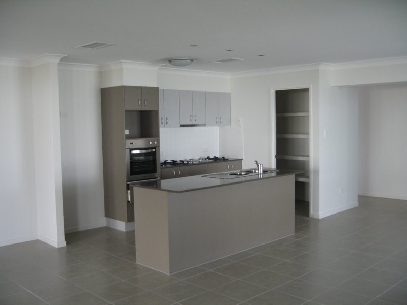 56 Highcrest Cct, Molendinar QLD 4214