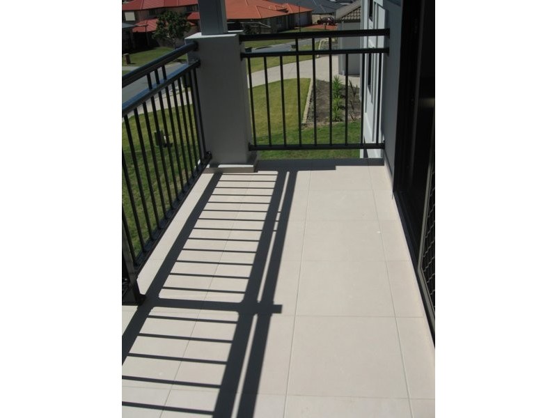 56 Highcrest Cct, Molendinar QLD 4214