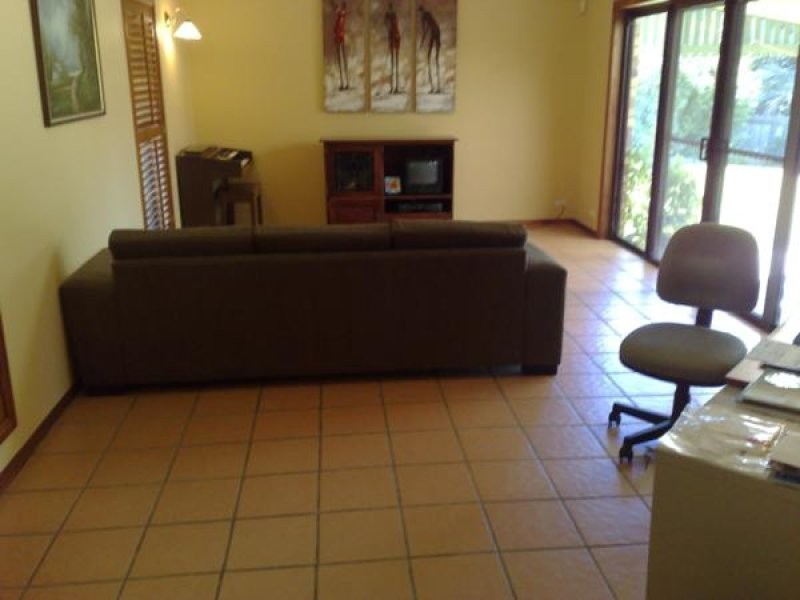 18 Parkwood Pl, Middle Park QLD 4074