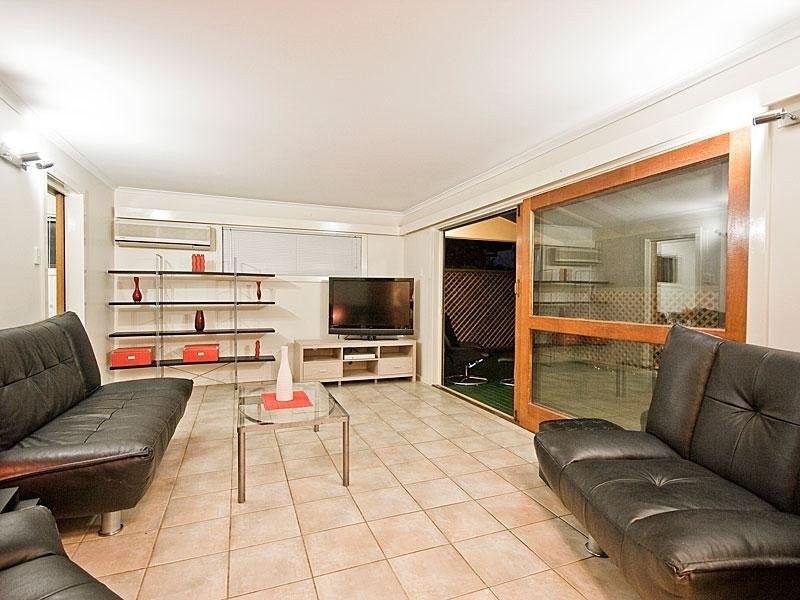 19 Teague St, Indooroopilly QLD 4068