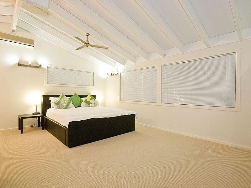 19 Teague St, Indooroopilly QLD 4068