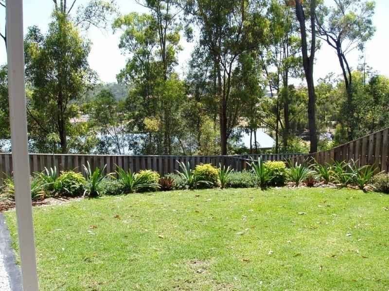 18 Manra Way, Pacific Pines QLD 4211